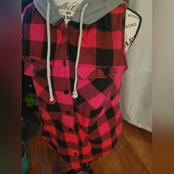 Red Checkered Vest - Picture 2 of 5